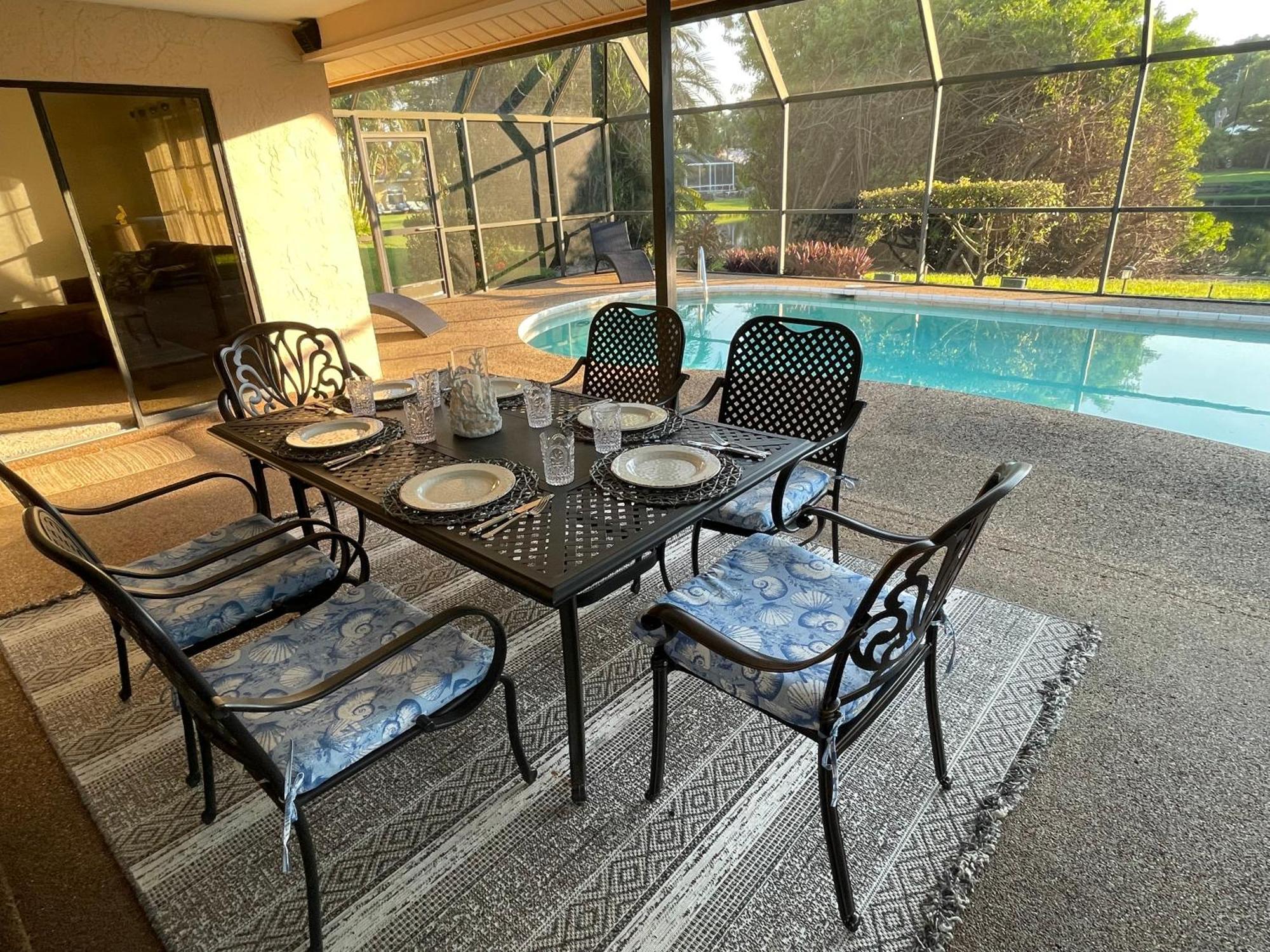 Pool Home With A New Sparkling Pool, Close To Beach, Lovely Lake View North Naples エクステリア 写真