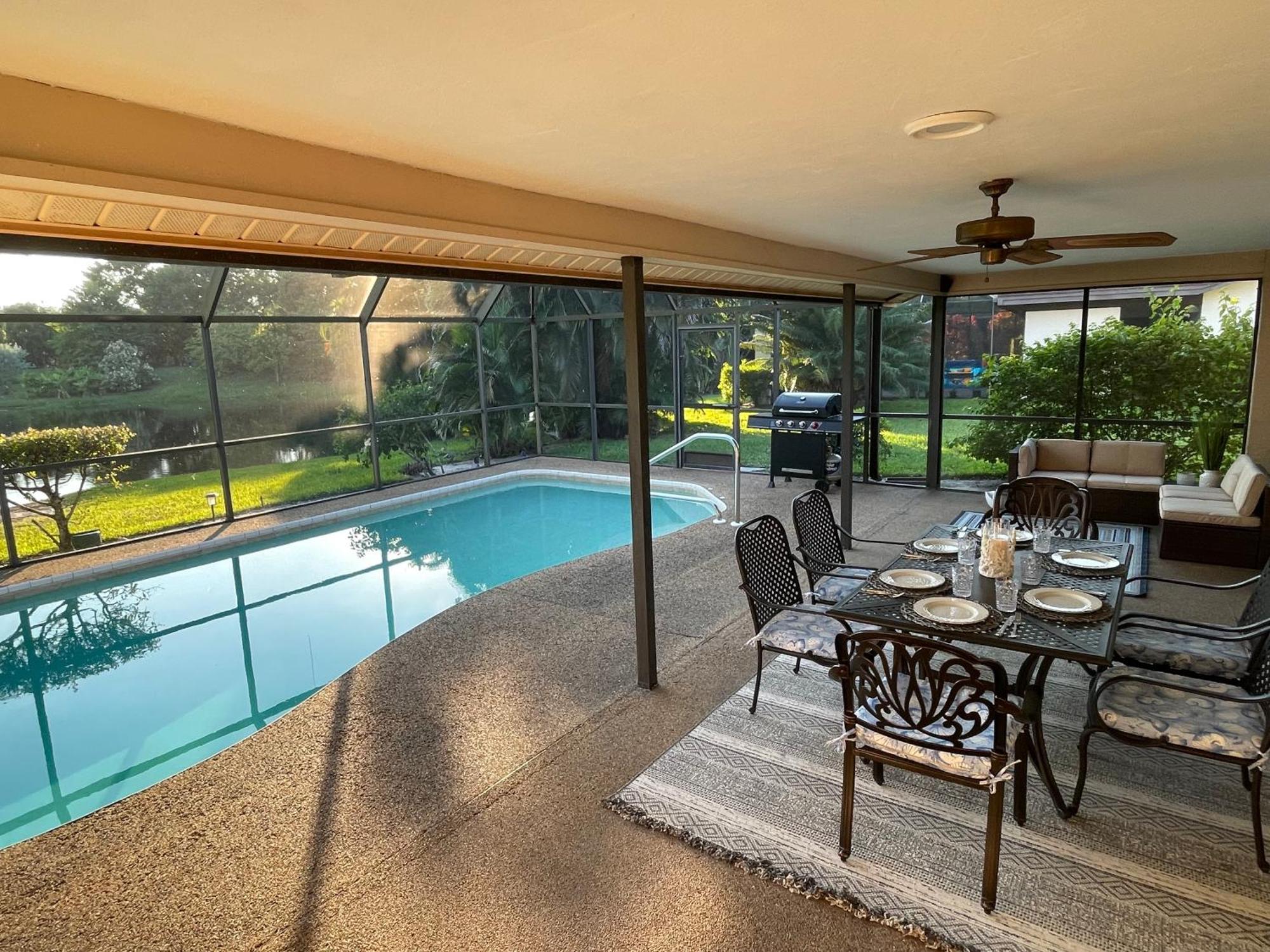 Pool Home With A New Sparkling Pool, Close To Beach, Lovely Lake View North Naples エクステリア 写真