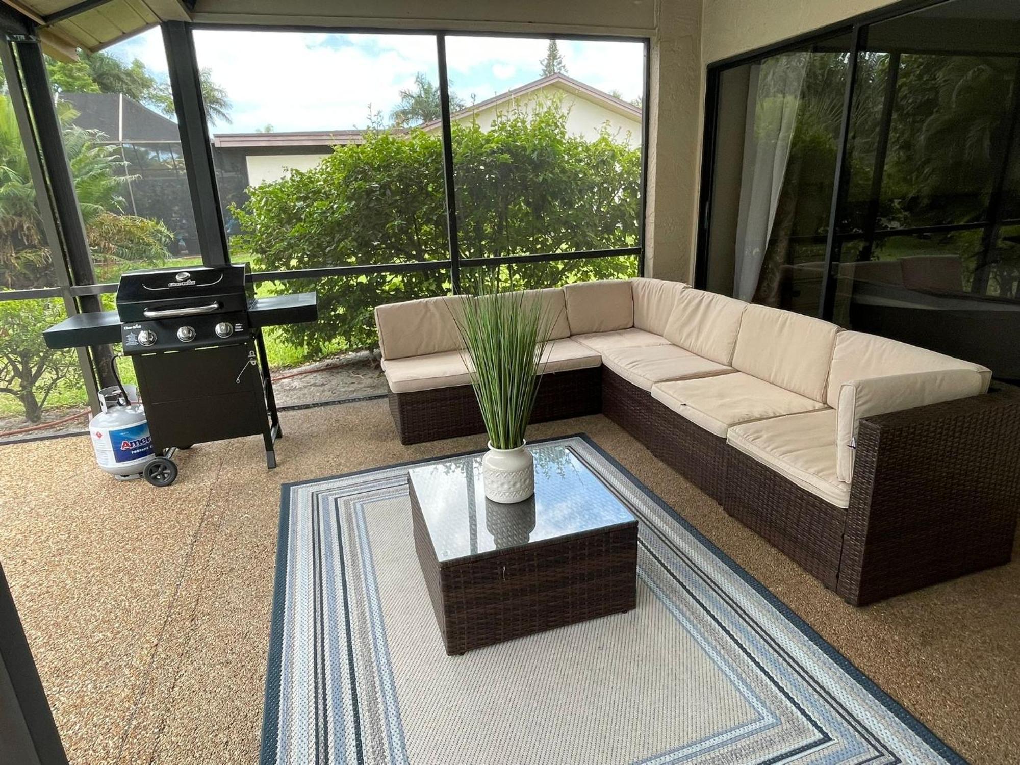 Pool Home With A New Sparkling Pool, Close To Beach, Lovely Lake View North Naples エクステリア 写真